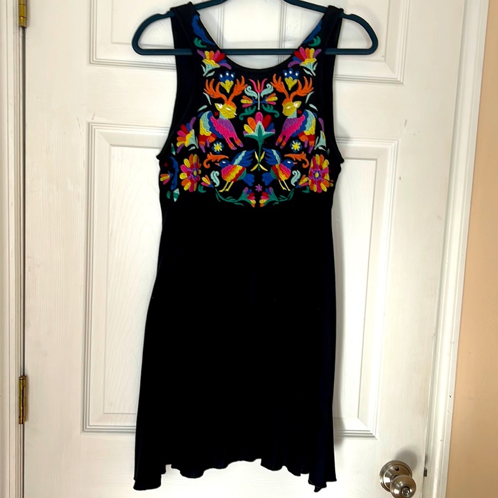 Beautiful Judith March embroidered summer dress